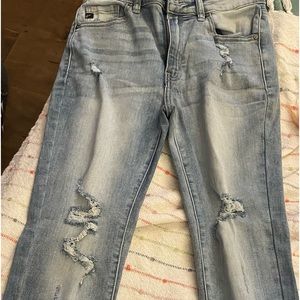 Kancan size 11 light wash distressed skinny fit